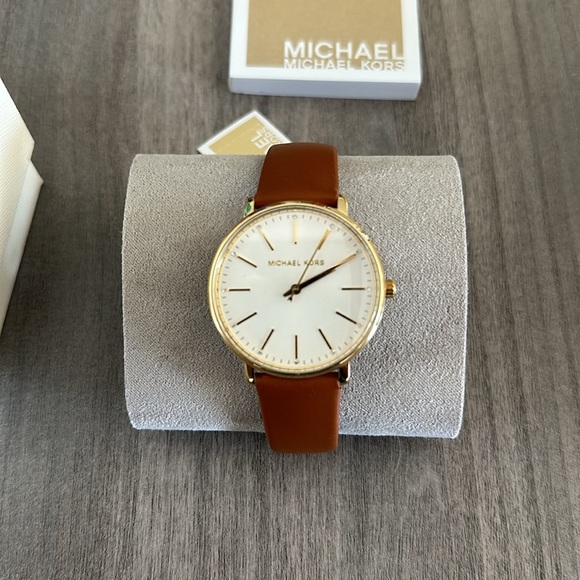 MICHAEL KORS Women's Pyper Luggage Leather Strap Watch - Picture 4 of 7